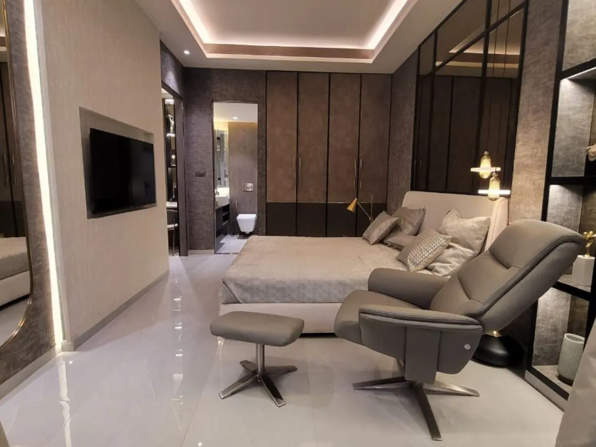 roswalt zaiden project in jogeshwari west oshiwara game area
